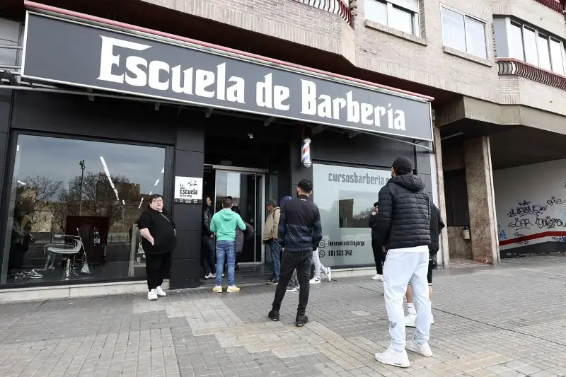 Escuela de la Barbería del Tío Jorge en la avenida de Madrid (Zaragoza)