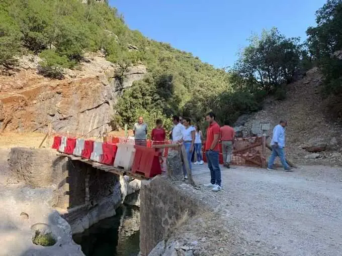 La Junta reabre el sendero del río Borosa tras reforzar la seguridad en los puentes y hasta instalar los nuevos