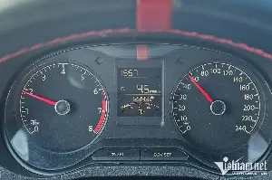 4 common misconceptions about manual transmissions that many Vietnamese drivers still believe to be true.