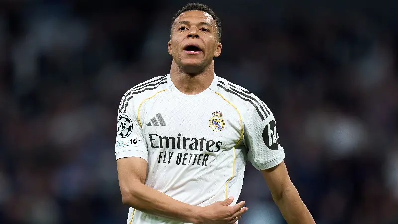 Kylian Mbappé (Real Madrid) ↔️