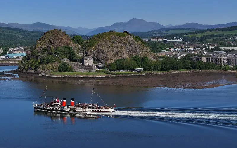 PS Waverley passing Dumbarton Rock on the river Clyde - Getty Images/Jeff J Mitchell
