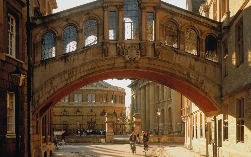 The compact city centre makes it easy to explore the best things to do in Oxford - Travelpix Ltd