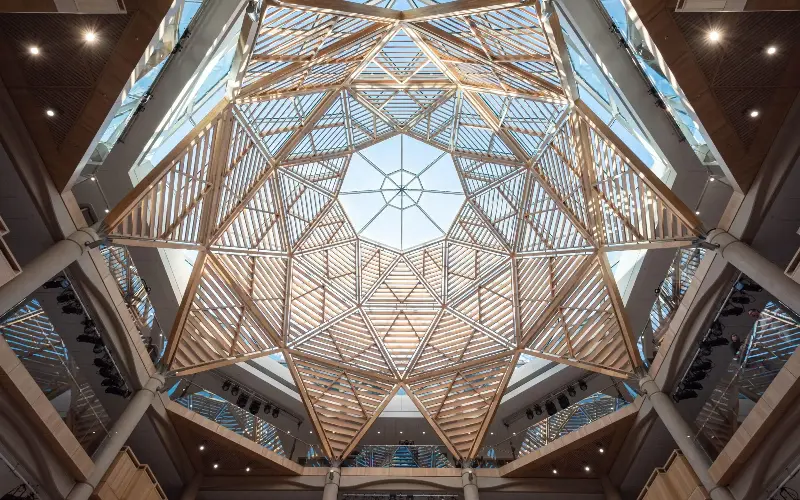 The Schwarzman Centre hosts a world-class line-up of classical concerts, theatre, dance, talks and art exhibitions - Stanislav Halcin / Alamy