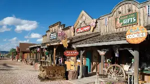 7 Tiny American Towns With Fewer Than 700 Residents You Can Visit Today