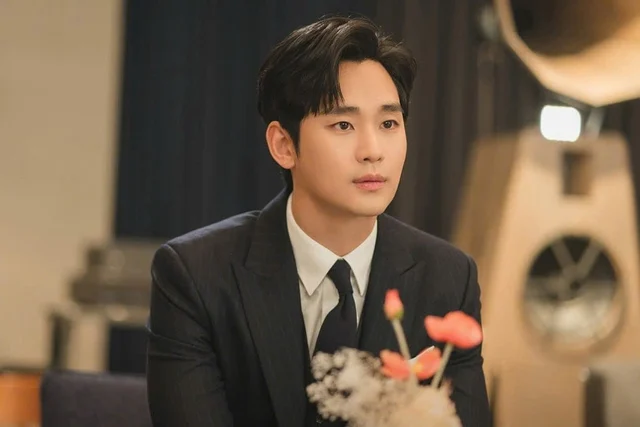 Kim Soo Hyun surpasses So Ji Sub in the ranking of the richest actors in South Korea in 2026 - Image 1.