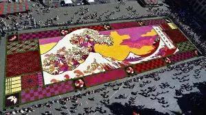 How Brussels recreated Japanese artist Hokusai’s 120-year-old Great Wave image with 700,000 flowers