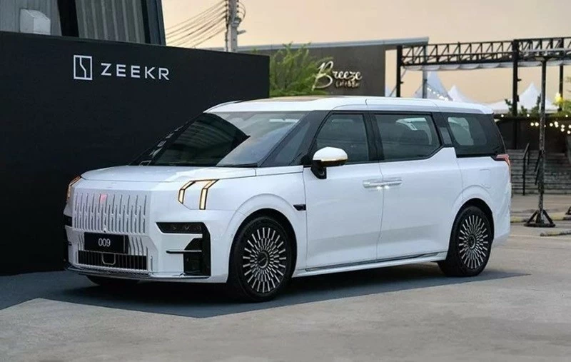 Những chiếc Zeekr 009 đầu tiên có thể được bàn giao cho khách hàng vào cuối năm nay.
