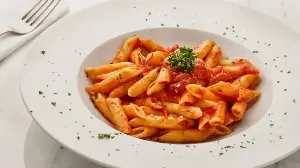 Food blogger shares creamy red sauce pasta recipe without cream, cheese or butter, and with 33g protein