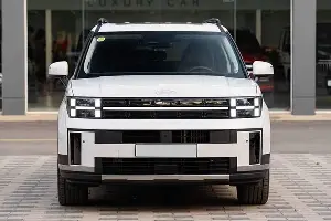 A 2025 Hyundai SantaFe Hybrid with only 3,700 km on the odometer will lose hundreds of millions of VND after being resold.