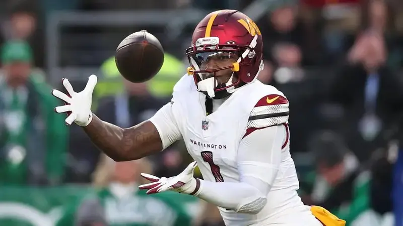 Wide receiver Deebo Samuel
