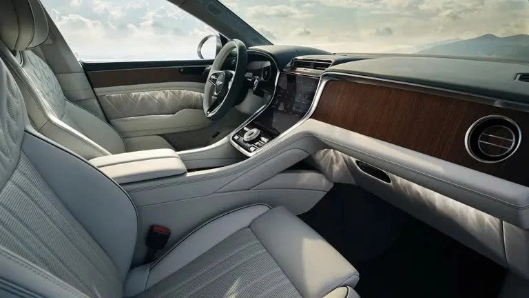 Bentley launches its first electric SUV, with 76 crystals adorning the front of the vehicle - Photo 6.