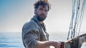 Henry Cavill Dropped A Charming Beach Ad Outta Nowhere, And I Can’t Get Over The Thirsty Comments
