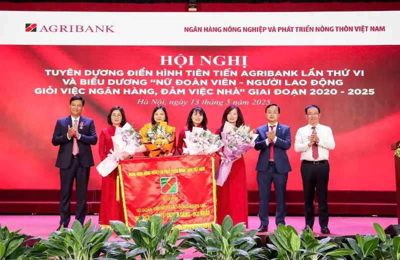 Agribank women: Courageous, creative, and committed to innovation and development - Photo 1.