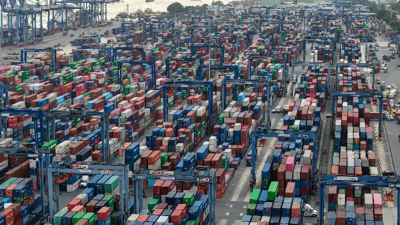 Container hàng hóa tại cảng Cát Lái chiều 4/2. Ảnh: Thanh Tùng