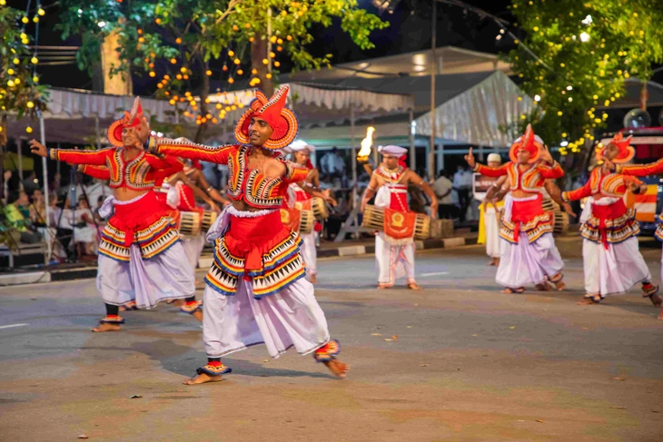 I have a date in Sri Lanka in August! - Photo 5.