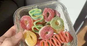 Freezing gummy candies: A fun snacking trend among Korean youth.