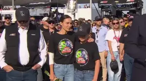 Kyle Larson's 11-year-old son makes beautiful gesture during Kyle Busch tribute at Coca Cola 600 - Watch