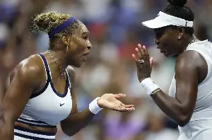 Venus and Serena Williams come up just short in dramatic US Open doubles return