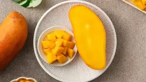 Can mangoes cause blood sugar spikes? Know the truth about the king of fruits and the correct portion size