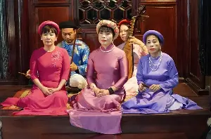 Hue is preparing a dossier on Hue folk singing to submit to UNESCO for inscription as an intangible cultural heritage.