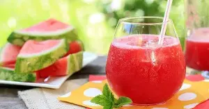 3 types of refreshing and hydrating drinks that are great to consume during hot weather.