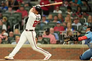 Olson stars for Braves on Lou Gehrig Day