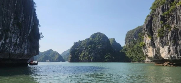 The World Natural Heritage site of Ha Long Bay - Cat Ba provides a foundation for the development of green tourism - image 2