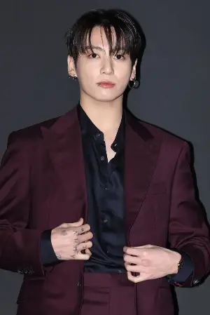 Jungkook Addresses Fans During Late-Night Livestream: “I Want to Live in My Own Way”