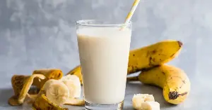 Adding a banana to a berry smoothie can cancel out roughly 84% of the antioxidants the berries were supposed to deliver — and the reason is the same enzyme that turns bananas brown after they’re peeled