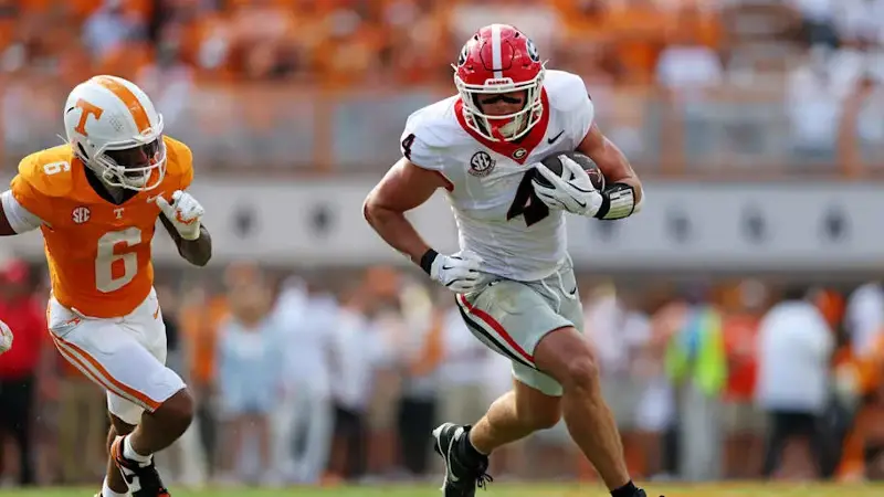 Delp runs the ball as Tennesee defensive back Daylen Everette defends during the second half at Neyland Stadium. 