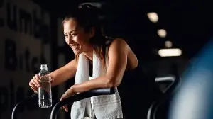 Should you drink water during workouts? Orthopaedic doctor explains if it affects performance and recovery