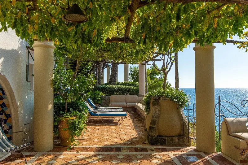 The signature Tosca e Callas suite (Villa Treville)