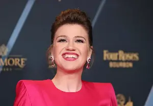 Kelly Clarkson describes ‘really hard’ decision to end talk show
