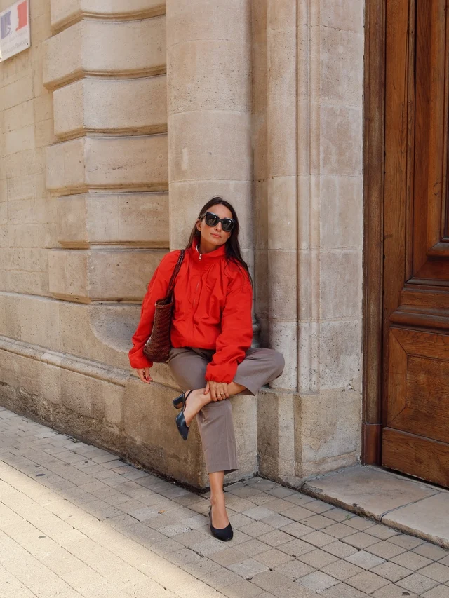 A crew-neck jacket, a gentle 'hug' everyone needs in the cold season - Photo 3.