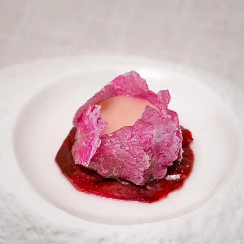 Looz with crystalised bougainvillae.