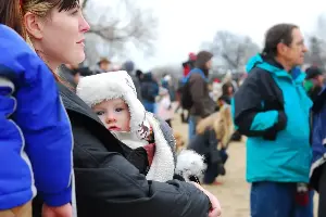 Babywearing safely in winter: What to know, according to an expert