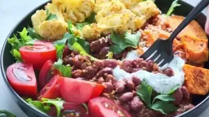 High Protein Rajma and Paneer Tikka Bowl Recipe: How To Prepare This Vegetarian Meal For a Healthy Lunch In 20 Minutes