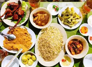 Chicken rice from all three regions of Vietnam is so delicious you'll be hooked!