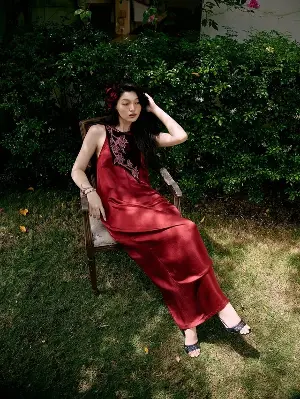 Burgundy red, the new star of the fall/winter 2026 wardrobe.