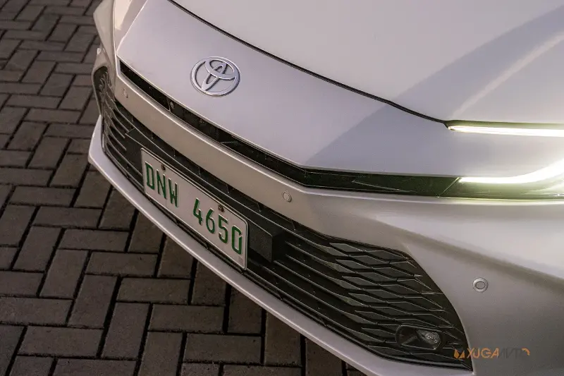 2025 Toyota Camry HEV Review