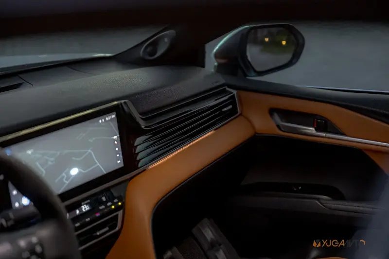 2025 Toyota Camry HEV Review