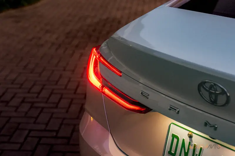 2025 Toyota Camry HEV Review