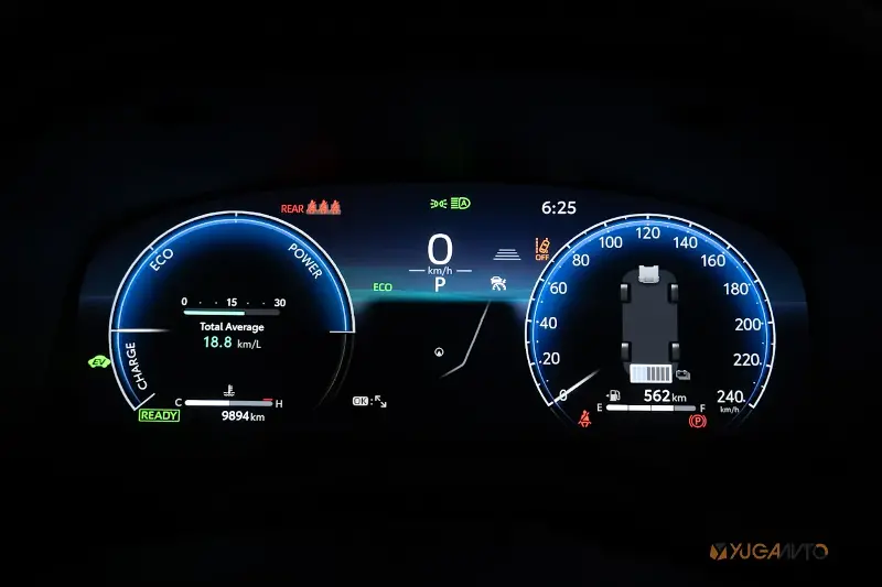 2025 Toyota Camry HEV Review