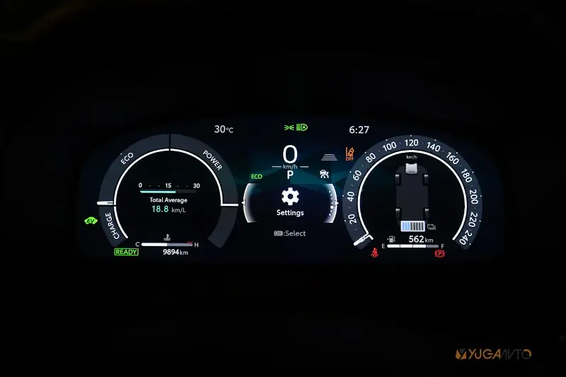 2025 Toyota Camry HEV Review