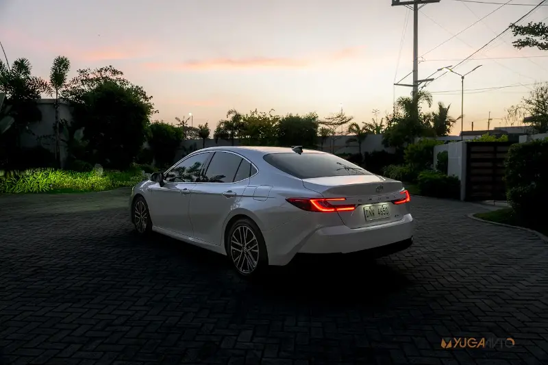 2025 Toyota Camry HEV Review