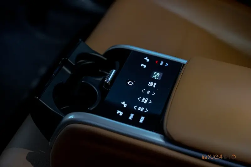 2025 Toyota Camry HEV Review