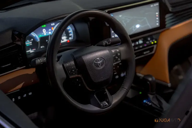 2025 Toyota Camry HEV Review