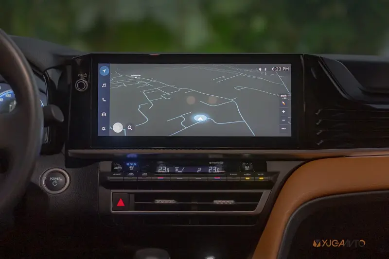 2025 Toyota Camry HEV Review