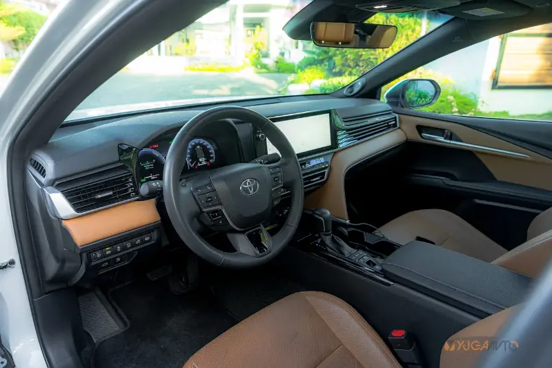 2025 Toyota Camry HEV Review