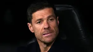 ¿No había tenido ya suficientes problemas en el Real Madrid? ¿Por qué Xabi Alonso se mete ahora con el Chelsea?